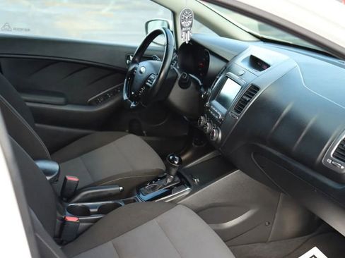 Used 2017 Kia Forte S w/ S Technology Package image 37