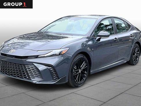 Used 2026 Toyota Camry SE image 1