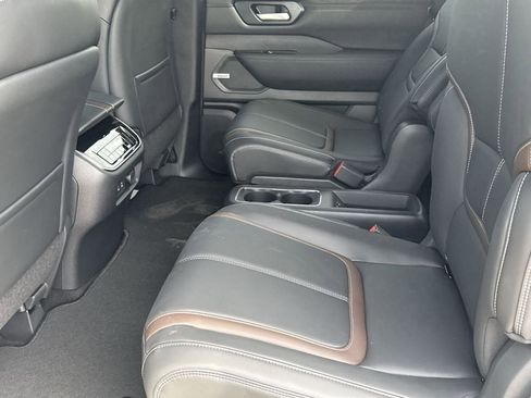 New 2026 Nissan Armada SL w/ Captain's Chari Seat Package image 18