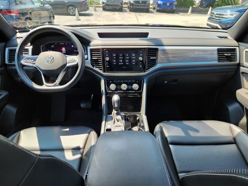 Used 2022 Volkswagen Atlas Cross Sport SE image 8