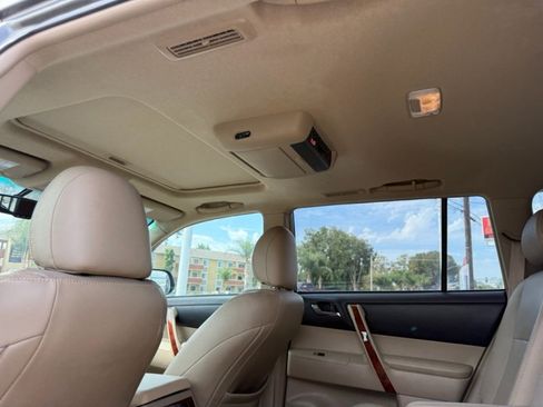 Used 2012 Toyota Highlander Limited w/ Tow Pkg AWD/4WD image 15