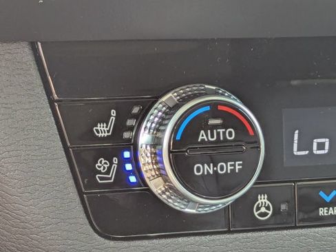 New 2026 Mitsubishi Outlander SEL FWD image 24