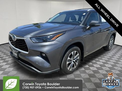 Used 2023 Toyota Highlander XLE AWD/4WD image 3
