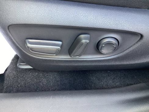 Used 2025 Toyota RAV4 XLE AWD/4WD image 15