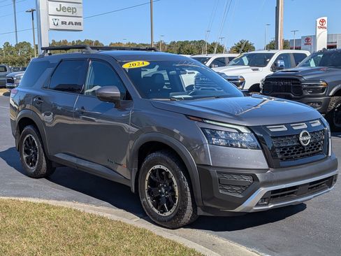 Used 2024 Nissan Pathfinder Rock Creek image 3