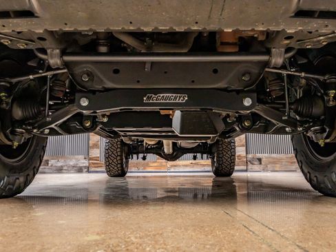 Used 2024 Chevrolet Silverado 2500 ZR2 w/ Technology Package image 15