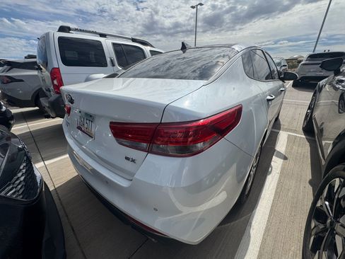 Used 2017 Kia Optima EX FWD image 4
