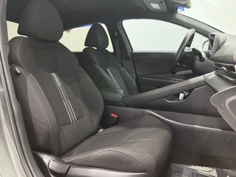 Used 2025 Hyundai Elantra Sport image 27