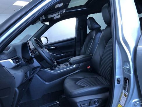 Certified 2025 Toyota Highlander XSE AWD/4WD image 18