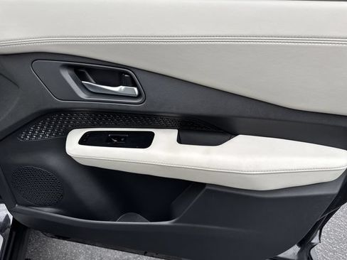 Certified 2024 Nissan Ariya AWD image 26