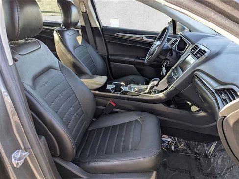 Used 2014 Ford Fusion SE w/ Equipment Group 502A image 22