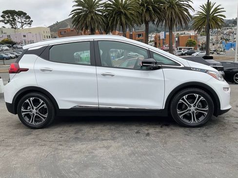 Used 2017 Chevrolet Bolt Premier FWD image 3