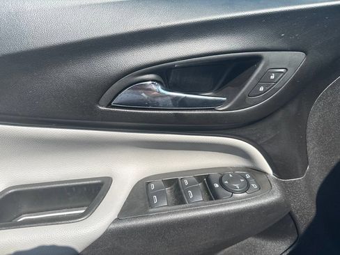 Used 2024 Chevrolet Equinox LT FWD image 18