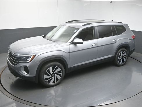 New 2026 Volkswagen Atlas SE FWD image 44