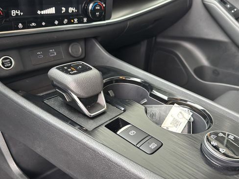 Used 2023 Nissan Rogue SV w/ SV Premium B Package image 25