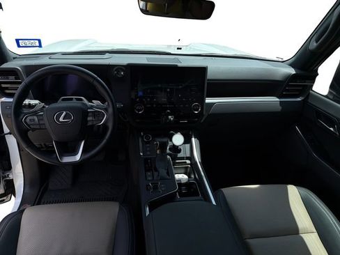 Used 2024 Lexus GX 550 AWD/4WD image 15