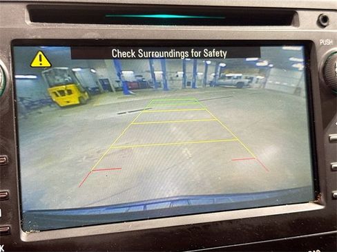 Used 2017 Chevrolet Traverse LT image 15