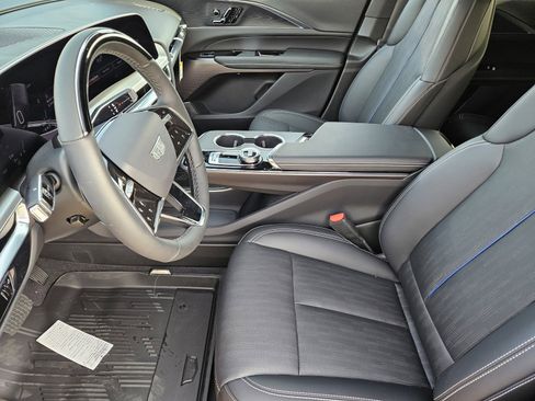 New 2026 Cadillac Lyriq Sport w/ LPO, Floor Liner Package AWD/4WD image 9