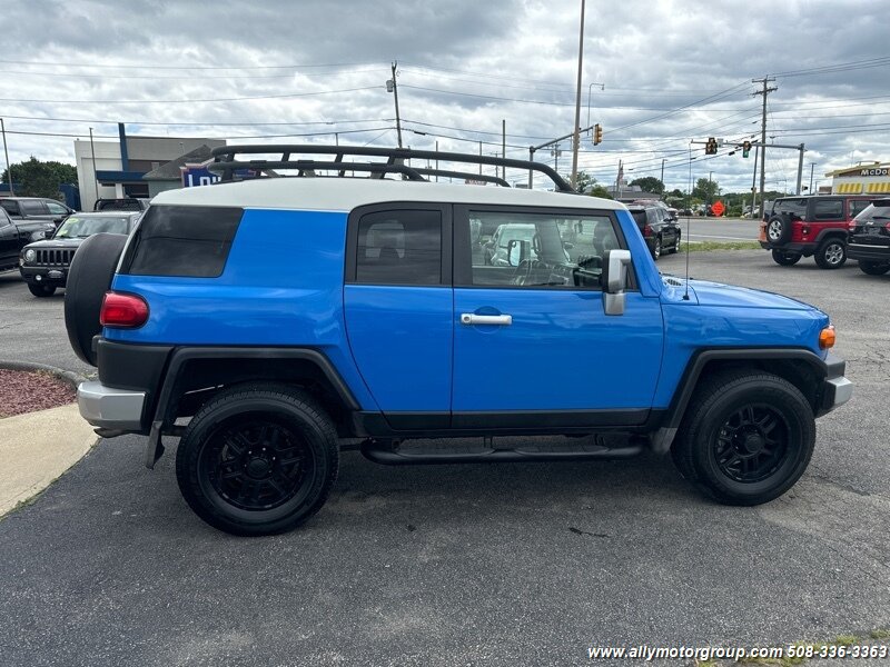 Used 2007 Toyota FJ Cruiser 4WD w/ Upgrade Pkg 2 image 8