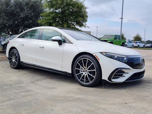 New 2022 Mercedes-Benz EQS 580 4MATIC Sedan image 8