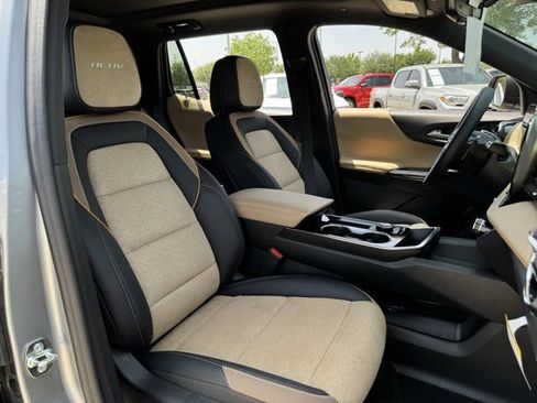 New 2026 Chevrolet Equinox ACTIV w/ Convenience Package III FWD image 25
