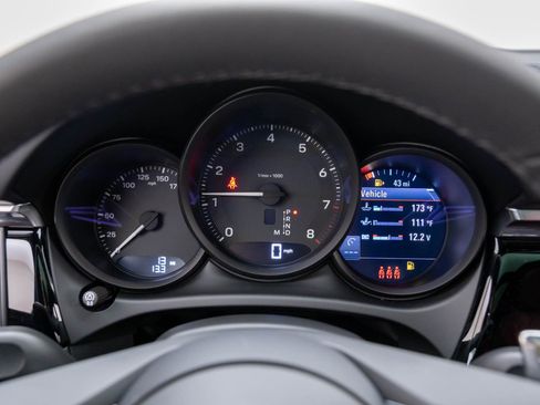 New 2026 Porsche Macan image 21