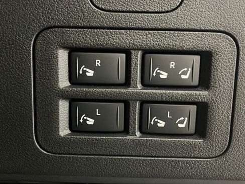 Used 2026 Nissan Armada SL w/ Captain's Chari Seat Package AWD/4WD image 29