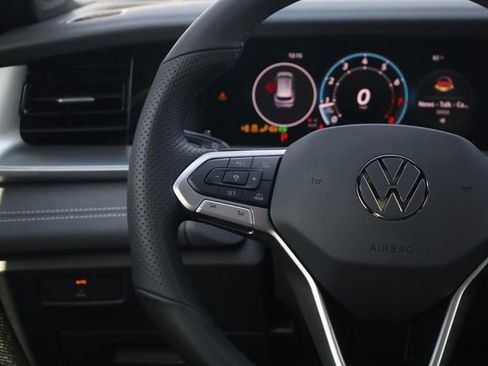 New 2026 Volkswagen Tiguan SE R-Line image 9