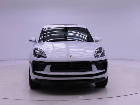 Used 2025 Porsche Macan image 8