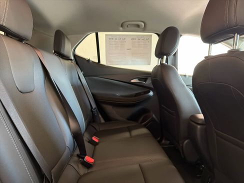 Certified 2024 Buick Encore GX Sport Touring image 31