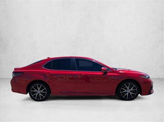 Used 2021 Toyota Camry SE w/ Convenience Package FWD video 4