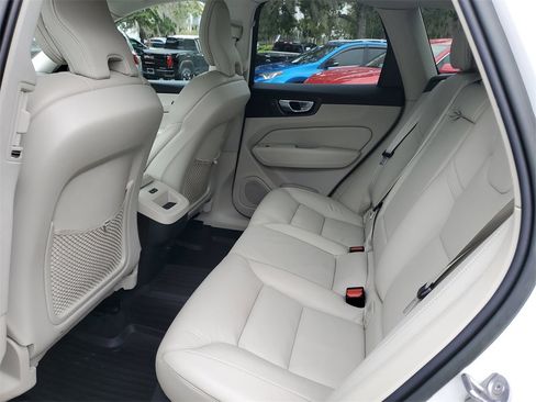 Used 2023 Volvo XC60 B5 Plus w/ Climate Package image 15