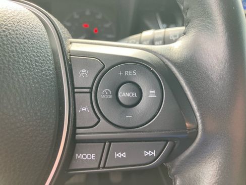 Used 2023 Toyota Corolla Cross LE FWD image 22