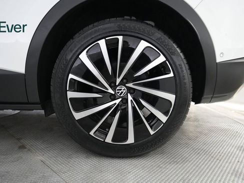 Used 2023 Volkswagen ID.4 Pro S Plus AWD/4WD image 9