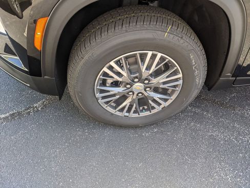 New 2026 Chevrolet Traverse LT w/ Driver Confidence Package image 11