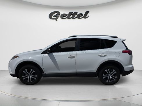 Used 2017 Toyota RAV4 LE image 7