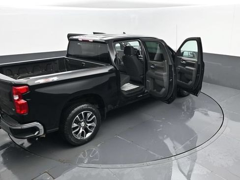 Used 2023 Chevrolet Silverado 1500 LT AWD/4WD image 25
