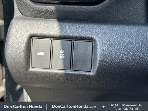 Used 2025 Honda Pilot Touring image 29