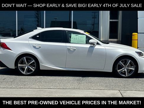 Used 2017 Lexus IS 300 AWD w/ Premium Package image 4
