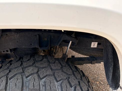 Used 2019 Toyota Tacoma SR5 RWD image 23