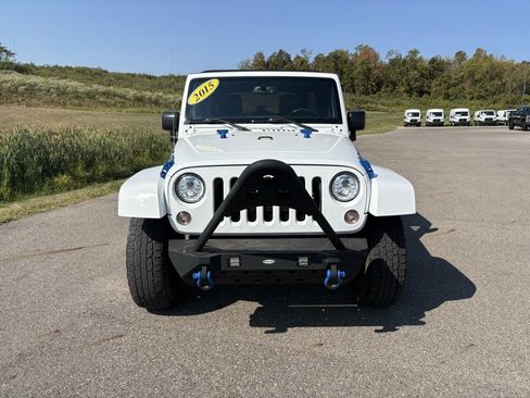 Used 2015 Jeep Wrangler Unlimited Sahara w/ Connectivity Group image 8
