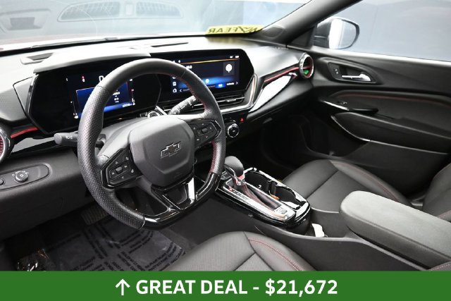 Used 2024 Chevrolet Trax RS w/ Sunroof Package FWD image 21