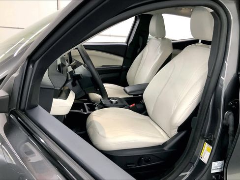 Used 2023 Ford Mustang Mach-E Premium image 6