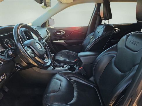 Used 2019 Jeep Cherokee Limited image 26