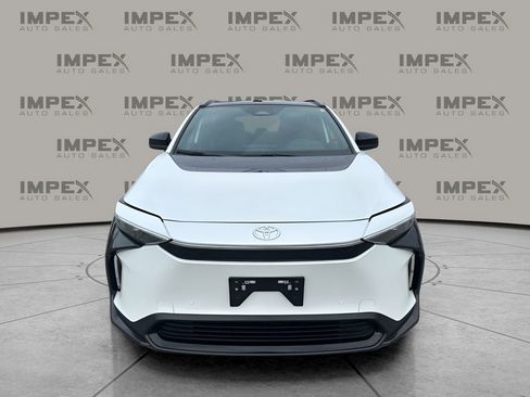 Used 2024 Toyota bZ4X XLE w/ Weather Package image 8