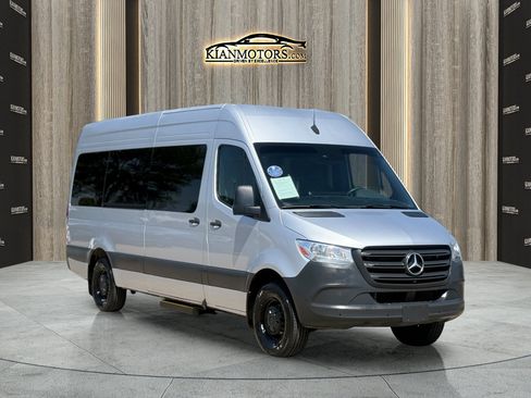 Used 2024 Mercedes-Benz Sprinter 2500 image 1