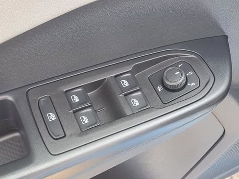 Used 2024 Volkswagen Taos SEL AWD/4WD image 11