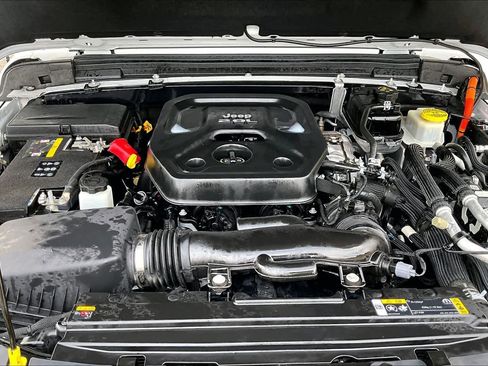 Used 2022 Jeep Wrangler Unlimited Rubicon 4xe w/ Cold Weather Group image 32