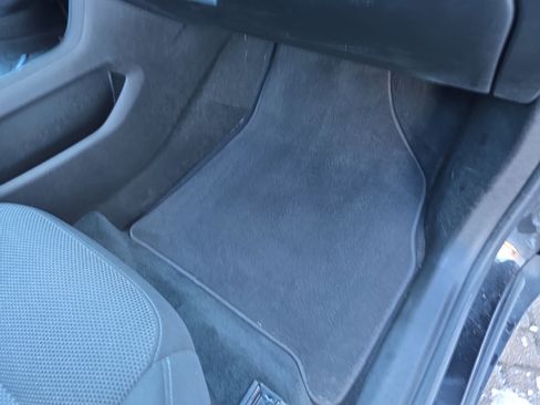 Used 2023 Chevrolet Traverse LT image 33