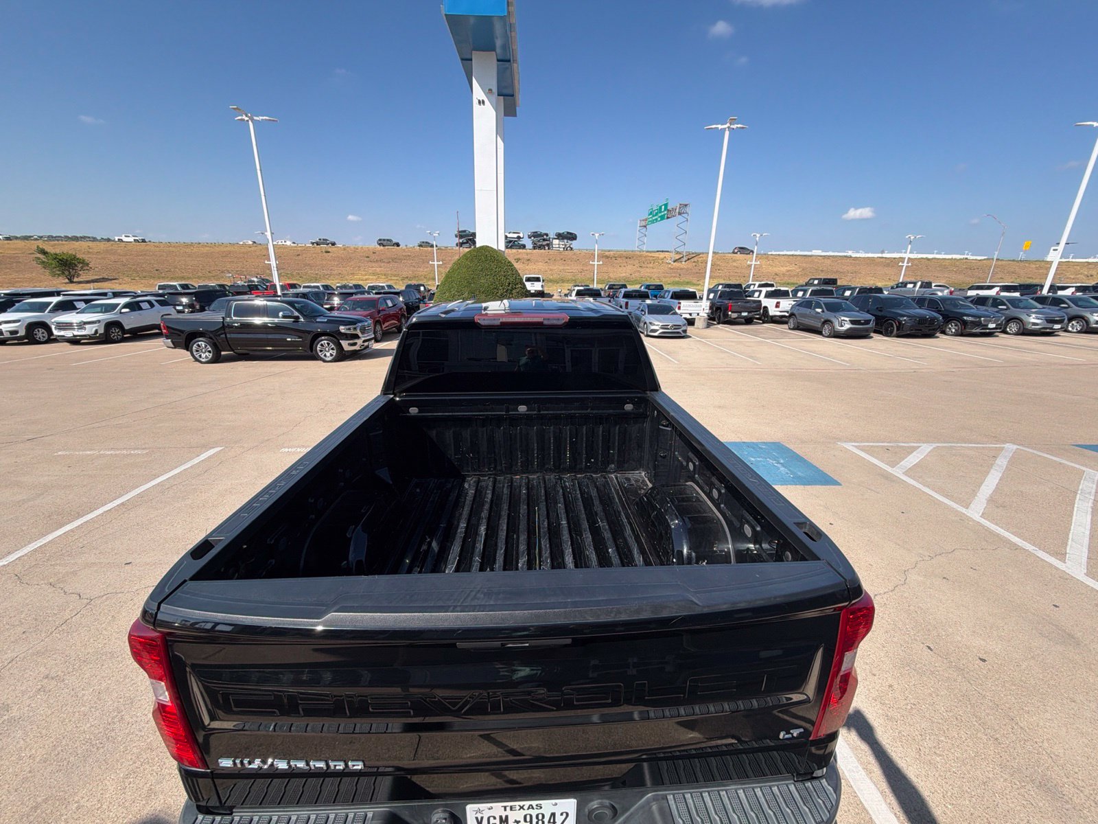 Used 2021 Chevrolet Silverado 1500 LT AWD/4WD image 13